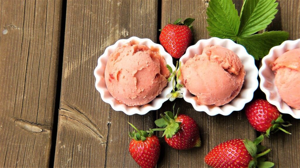 strawberry ice cream, strawberries, fresh